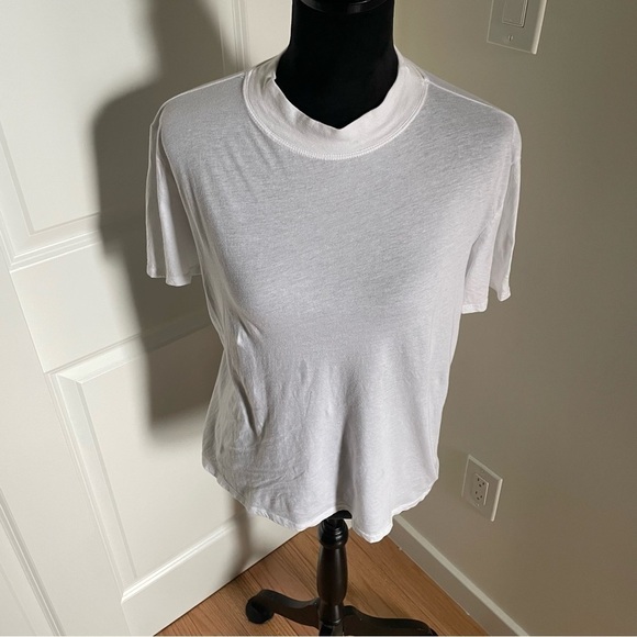 Something Navy White Moc Neck 100% Cotton Short Sleeve T-Shirt EUC size Medium - Picture 2 of 9